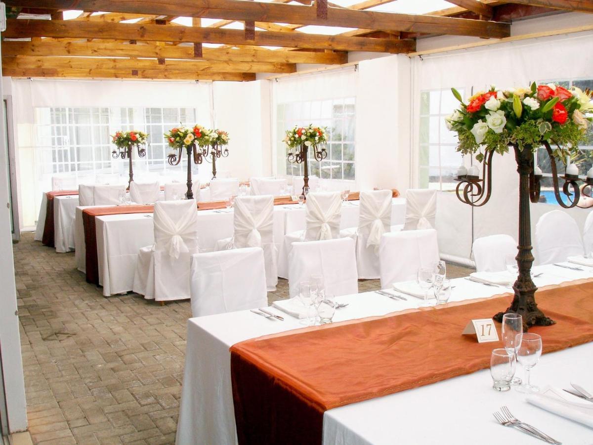 Umtali Country Inn Aliwal North Exterior photo