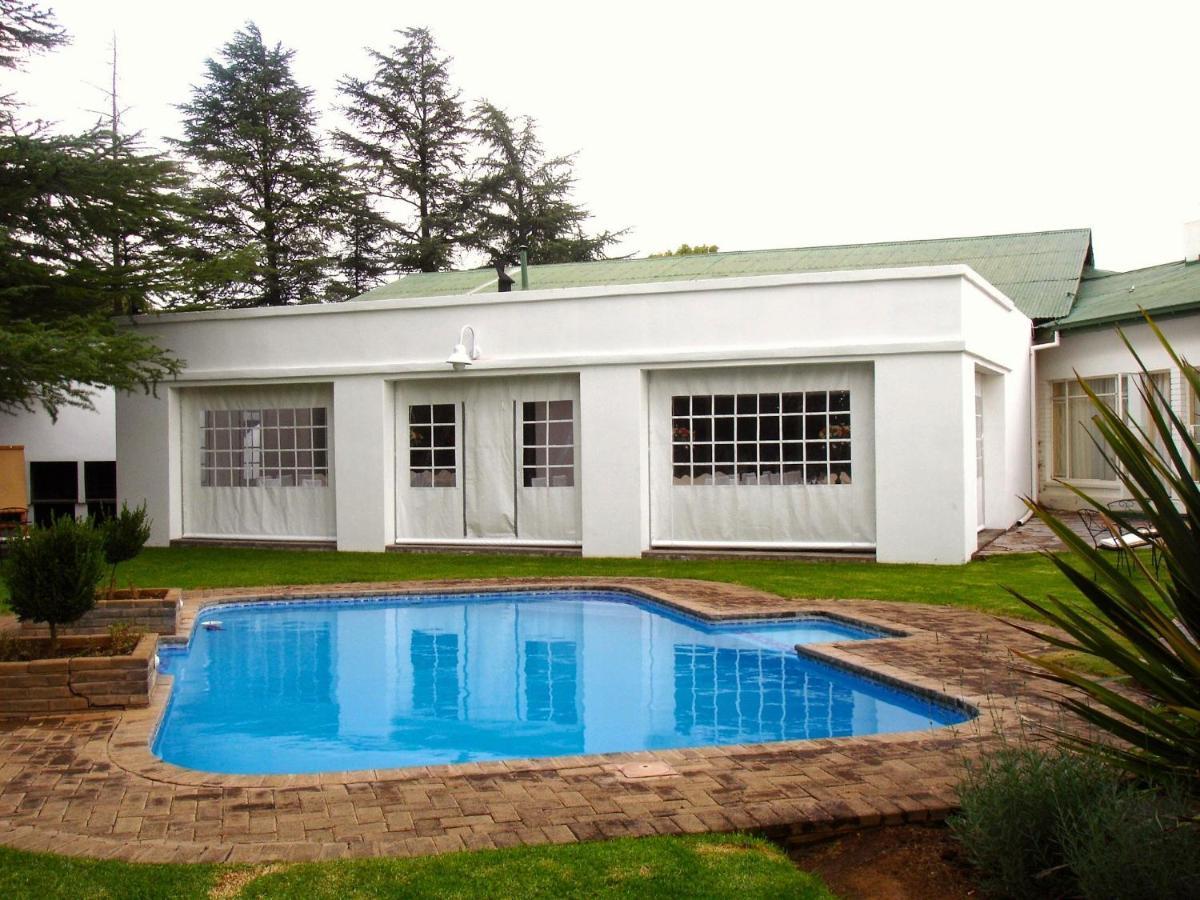 Umtali Country Inn Aliwal North Exterior photo