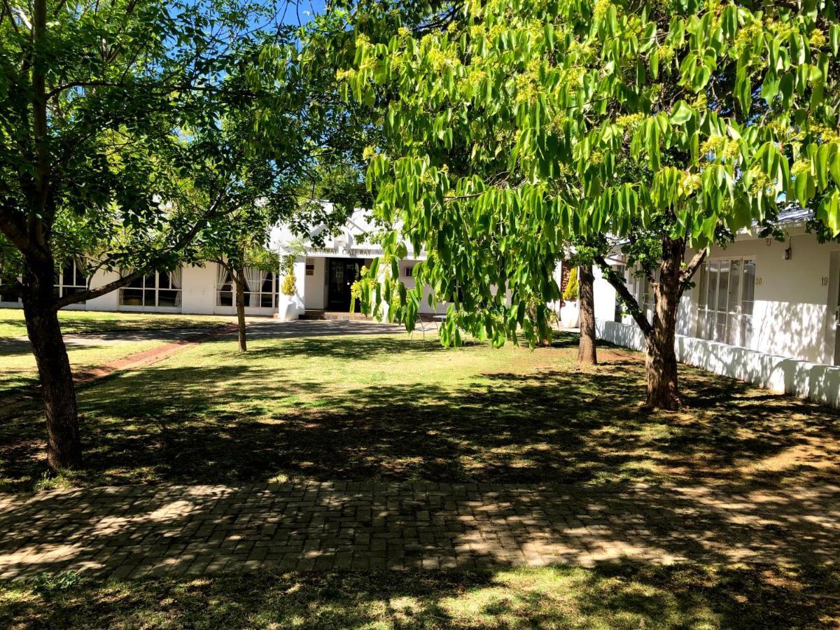 Umtali Country Inn Aliwal North Exterior photo